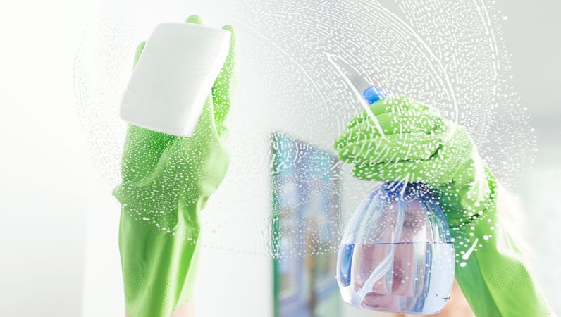 Mirar fijamente igual Me gusta Cómo limpiar la mampara de la ducha: trucos y soluciones - Duchavida